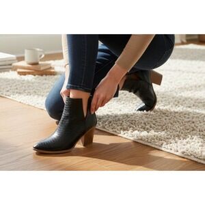 ZBY Black Snakeskin Embossed Ankle Boots Western Style Size 6.5